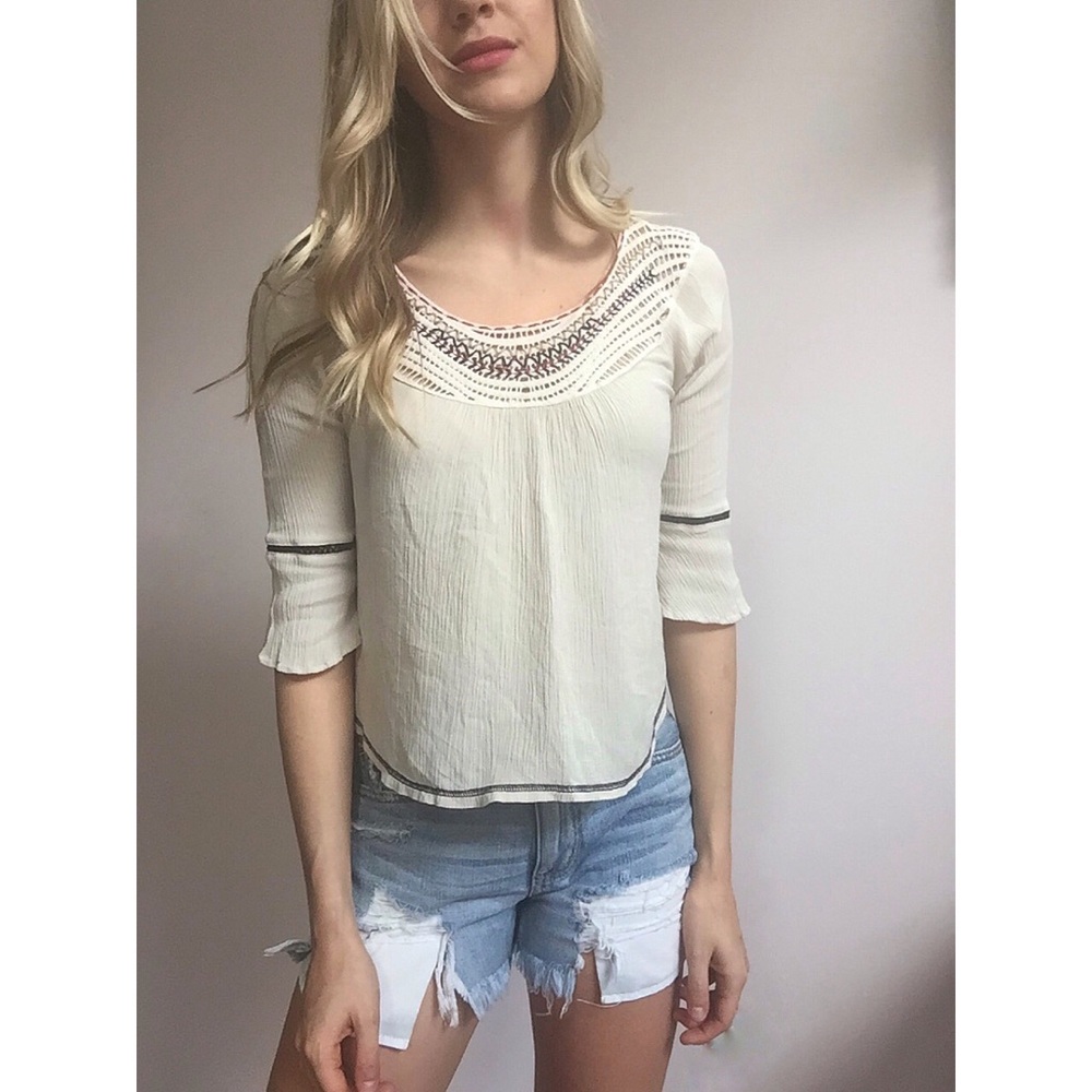 🌵Embroidered INTU. blouse!🌵